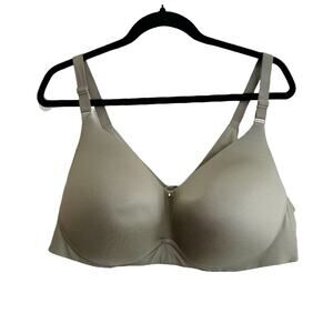 Cacique Lightly Lined Wireless Bra Backsmoother